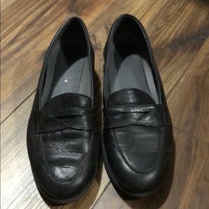 Aerosol leather loafer